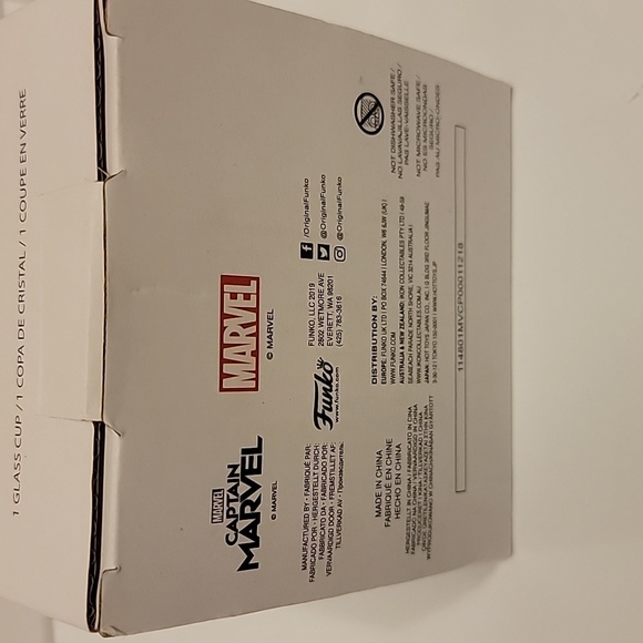 Funko Captain Marvel Glass - Picture 4 of 4